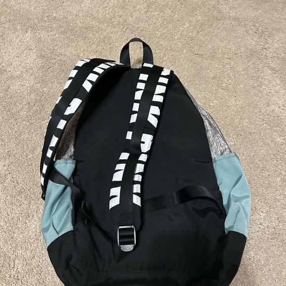 Pink backpack - Picture 3 of 7